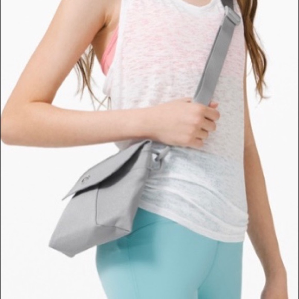 Lululemon Wear Ever You Go Bag Crossbody. - Picture 3 of 10